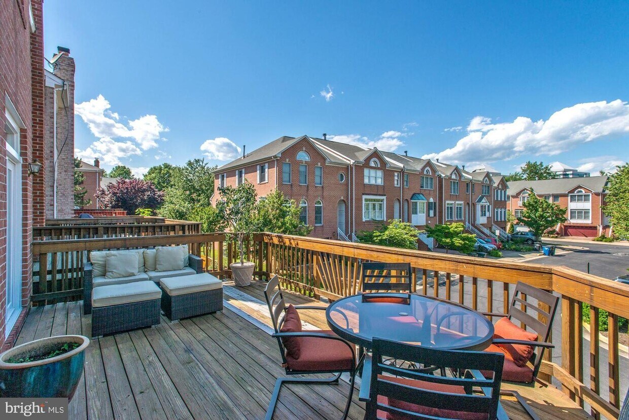 8179 Madrillon Ct, Vienna, VA 22182 Townhome Rentals in Vienna VA