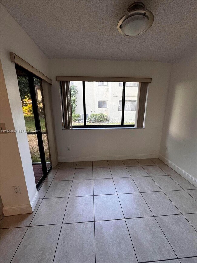 Foto del edificio - 9741 SW 138th Ave