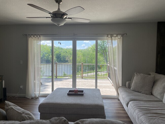 Foto del edificio - 489 Cedar River Rd