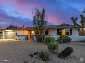 Building Photo - 1101 E Balboa Dr