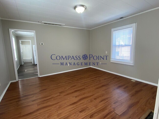 Foto del edificio - Spacious 1 bedroom and 1 bath house! FIRST MONTH RENT FREE!!!