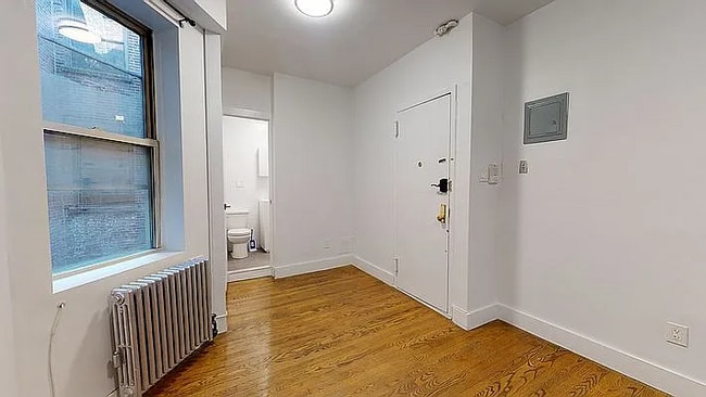 Foto del edificio - 95 E 7th St