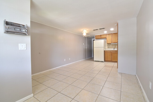 Building Photo - 639 Dogwood Ct