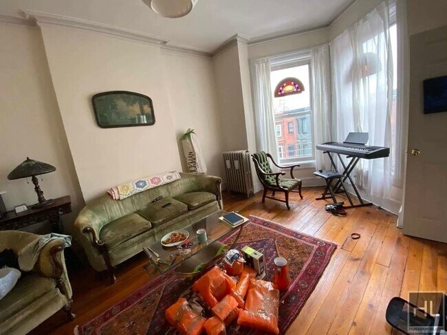 Building Photo - 302 6TH STREET