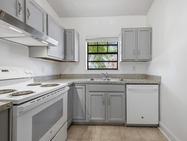 Photo - 321 Norwood Terrace Apartment