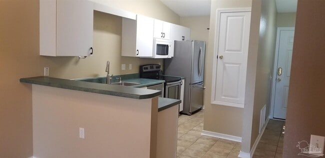 Foto del edificio - 319 Loveland Cir