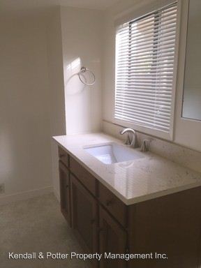 Building Photo - 955 Pinetree Ln
