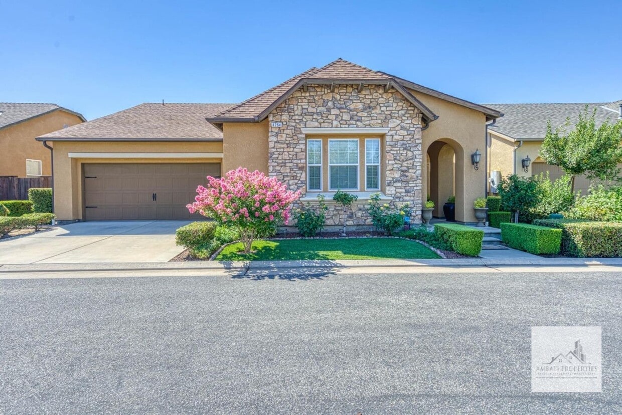 Primary Photo - Beautiful Harlan Ranch Home