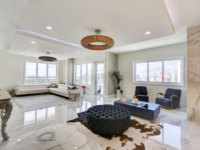 Foto del edificio - Exceptional 3BD/3BA Unit at The Sanctuary