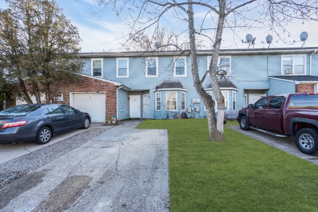 Photo - 5 Harrington Ln Townhome