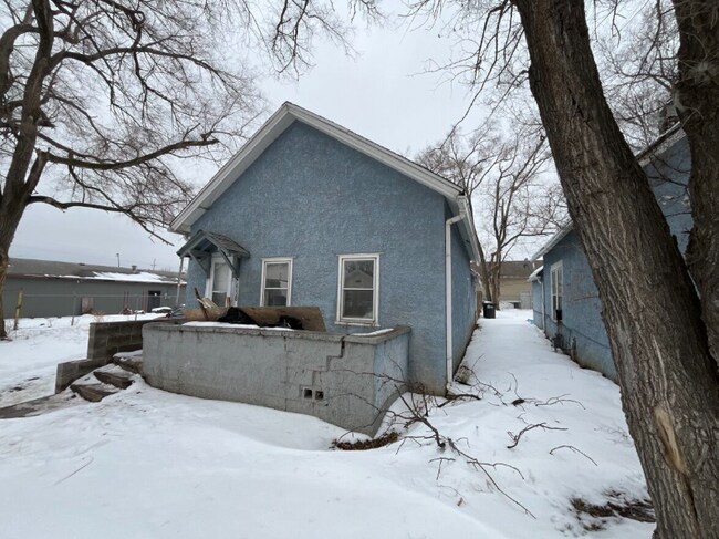Building Photo - 2518 N 20th St E