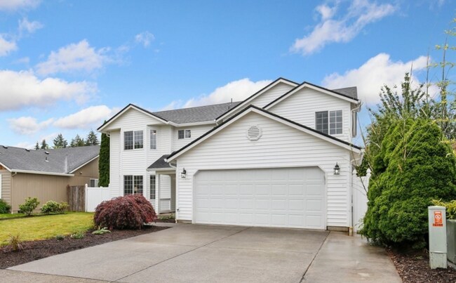 Building Photo - UPDATED 5 Bedroom 2.5 Bath Home! Covered P...