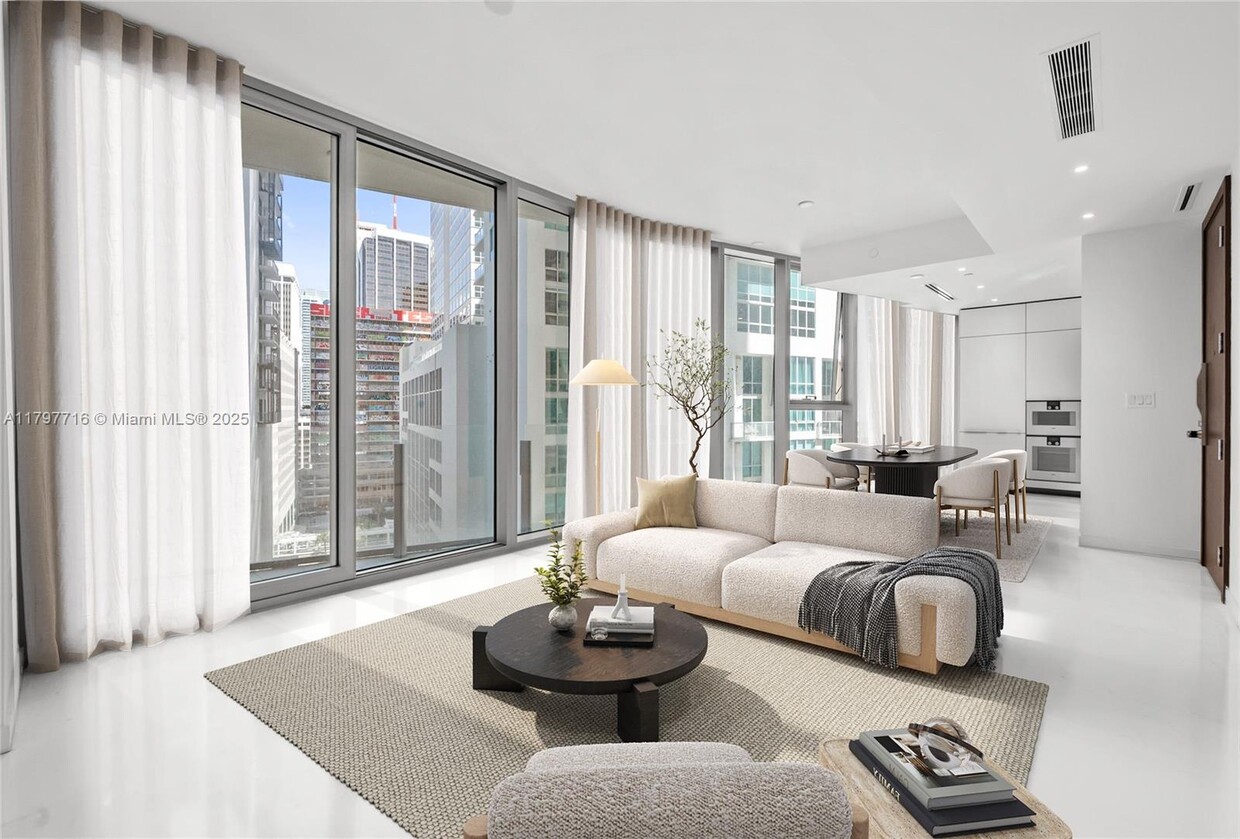 Primary Photo - 300 Biscayne Blvd Way