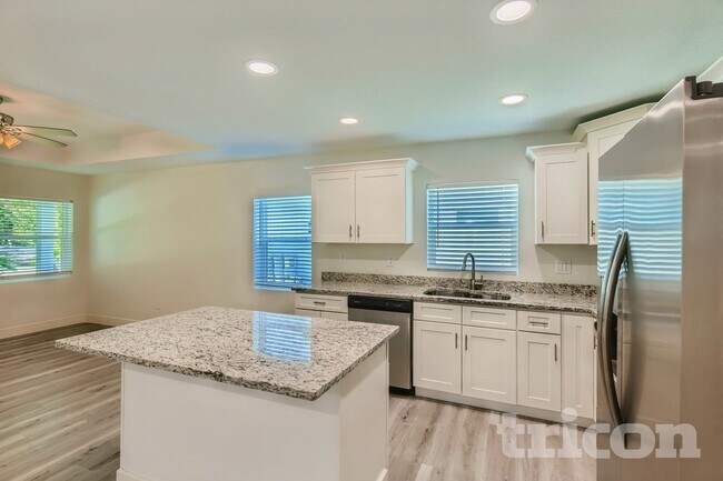 Foto del edificio - 6379 29th St N