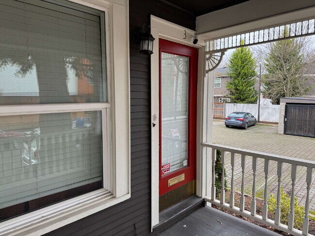 Building Photo - Cute 2-bedroom in Portsmouth Neighborhood / Close to University of Portland