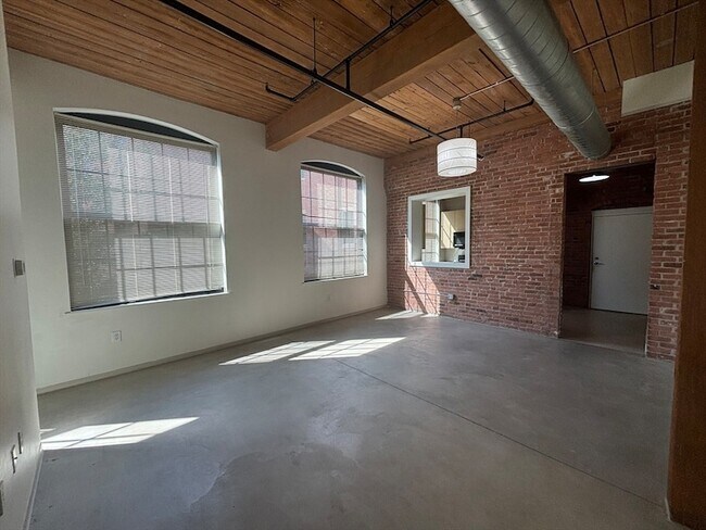 Building Photo - 88 Gerrish Ave