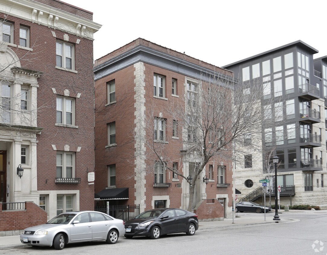 Brentwood Apartments Minneapolis Mn Apartments Com