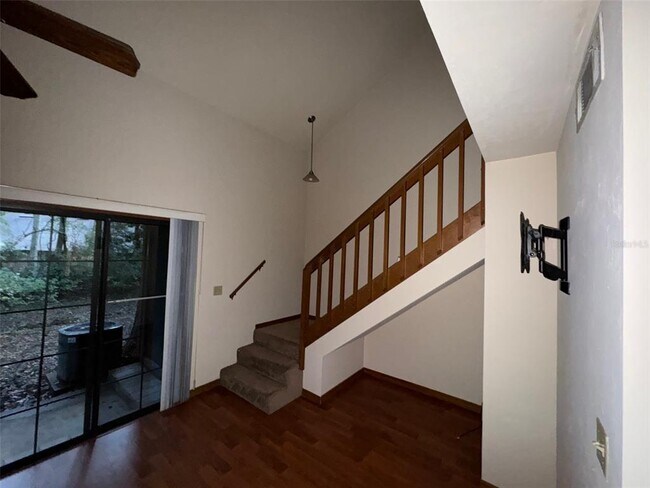 Building Photo - 809 SW 55th Terrace