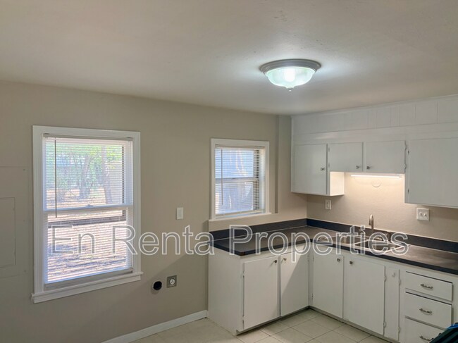 Foto del edificio - 1408 Cairn Cir