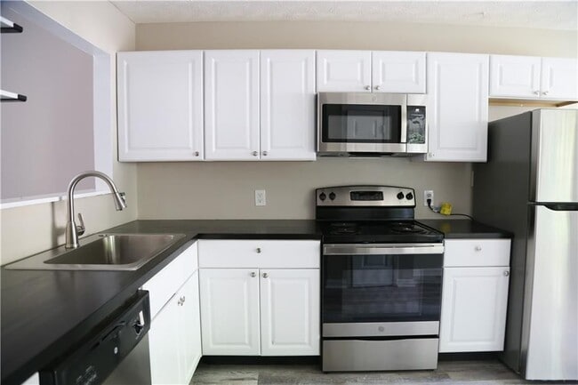 Foto del edificio - 5141 Farm Pl Dr NE