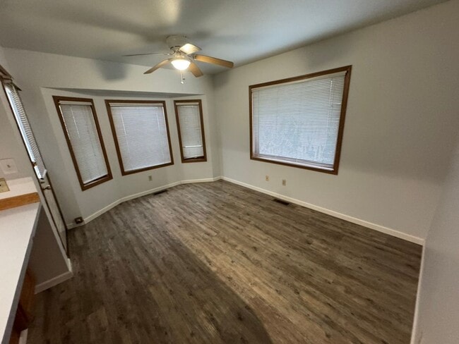 Building Photo - 816-819 9th Ave