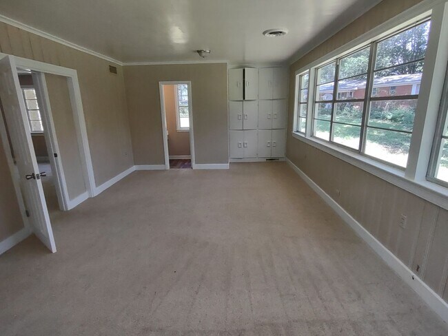 Foto del edificio - MOVE IN SPECIAL!**** 1/2 OF 1ST MONTH RENT...