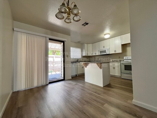 Building Photo - 5876 Alexandria Pl