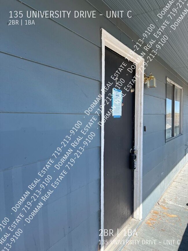 Foto del edificio - 135 University Dr