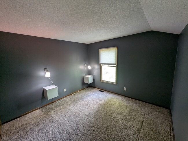 Building Photo - 6230 Crofton Dr