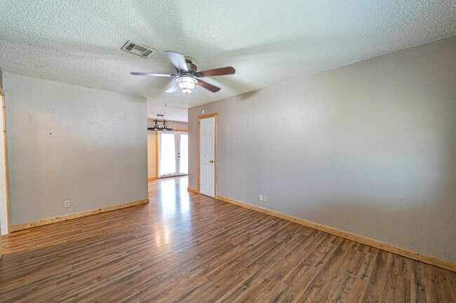 Foto del edificio - 132 SW 12th St
