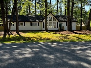 Building Photo - 1522 Robin Hood Rd