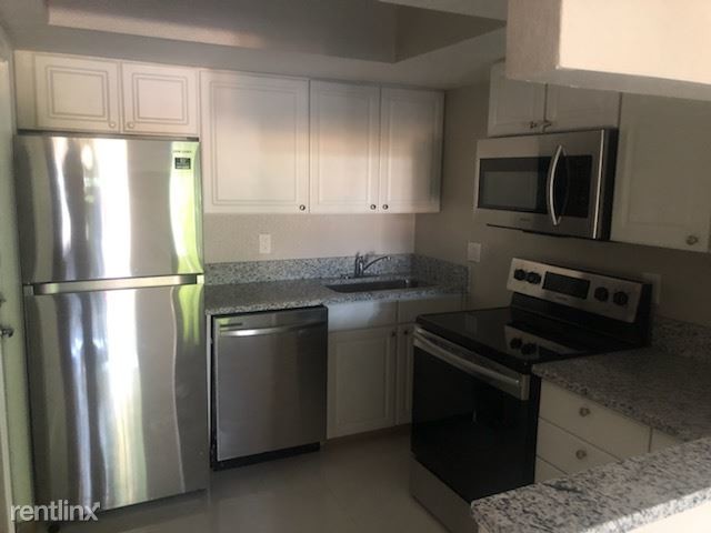 Building Photo - 2 br, 2 bath  - The Landings Unit 7