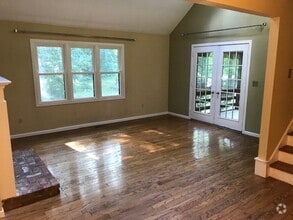 Building Photo - 9 Shadowwood Cir