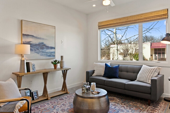 Building Photo - 1931 E 38th 1/2 St