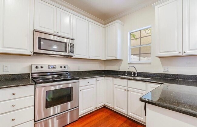 Foto del edificio - 131 S Arrawana Ave