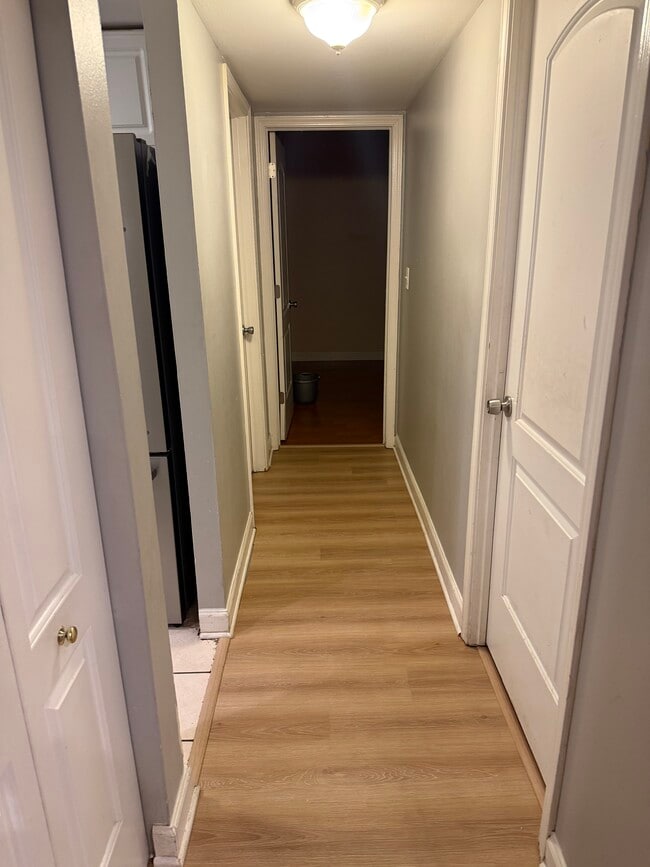 Building Photo - 1908 Kenilworth Cir