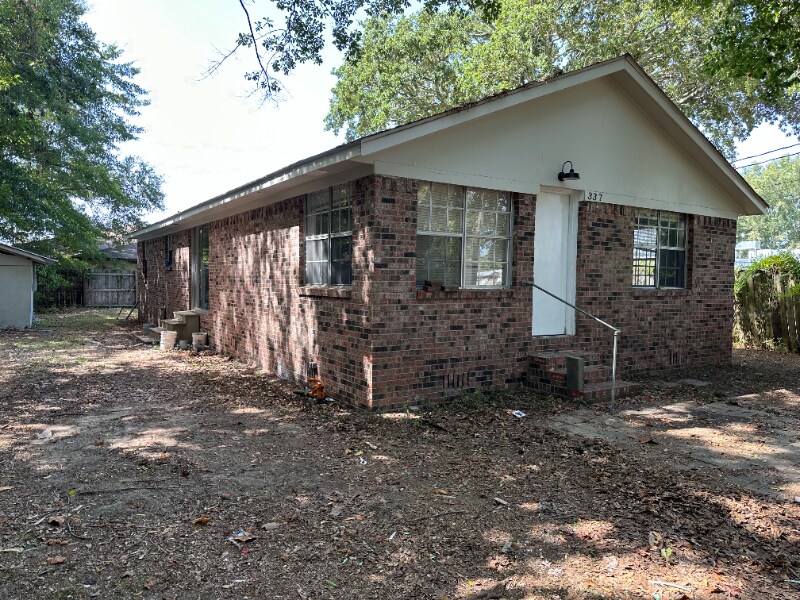 Primary Photo - 337 Mary Walker Dr
