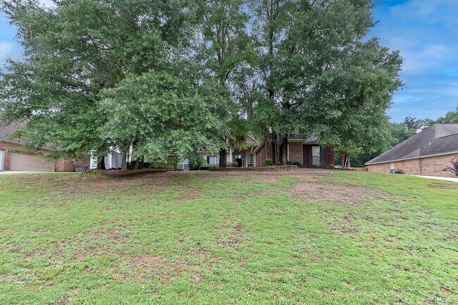 Foto del edificio - Home for Rent in Magnolia Estates