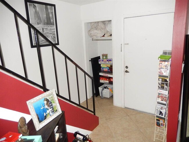 Foto del edificio - 104 Westwood Dr