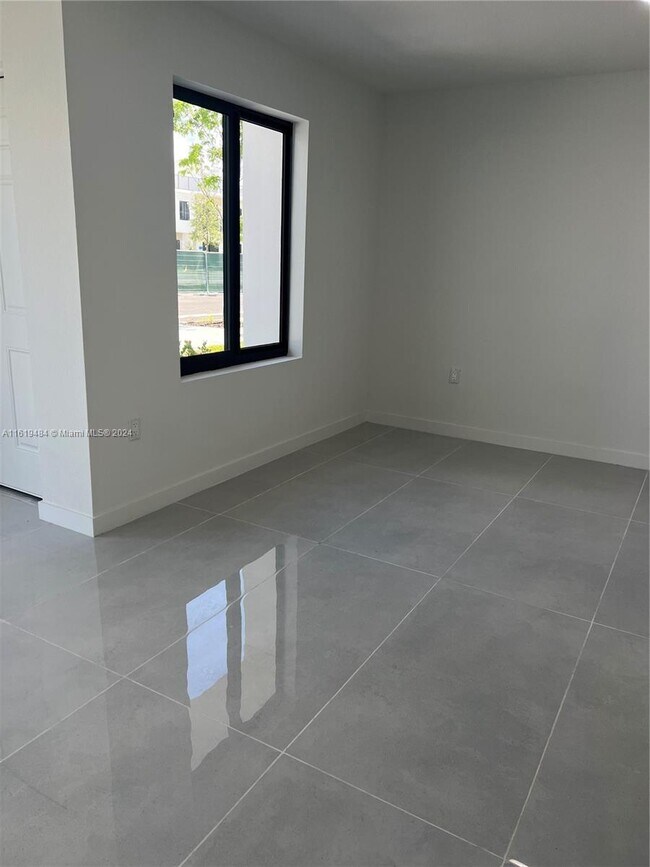 Foto del edificio - 14547 SW 261st St