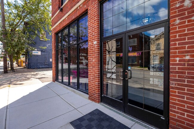 Foto del edificio - 6011 Madison Rd