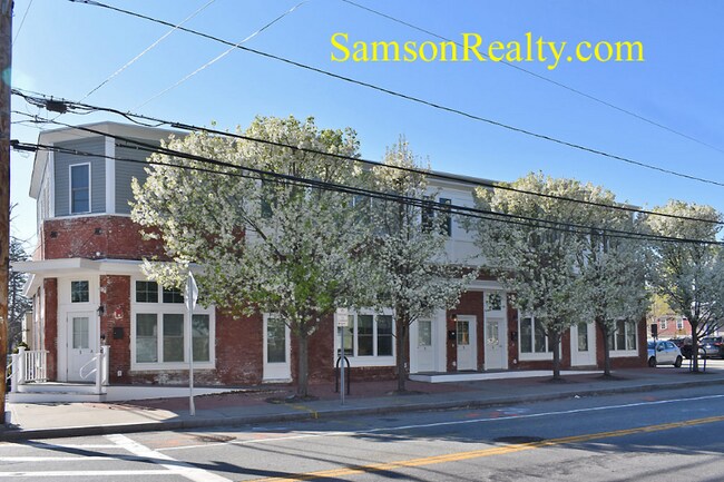 Foto del edificio - 185 Washington Rd