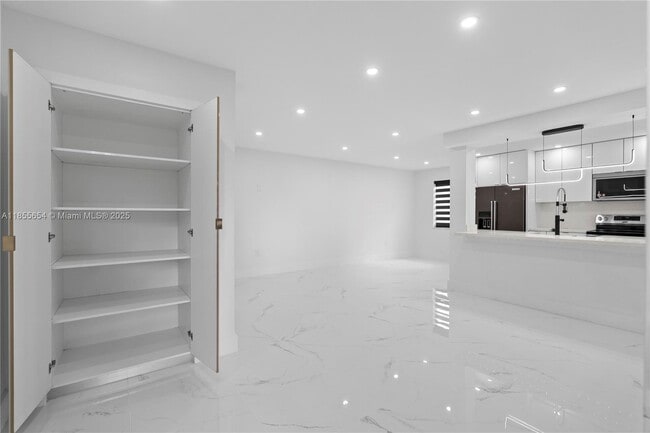 Foto del edificio - 6206 SW 136th Ct