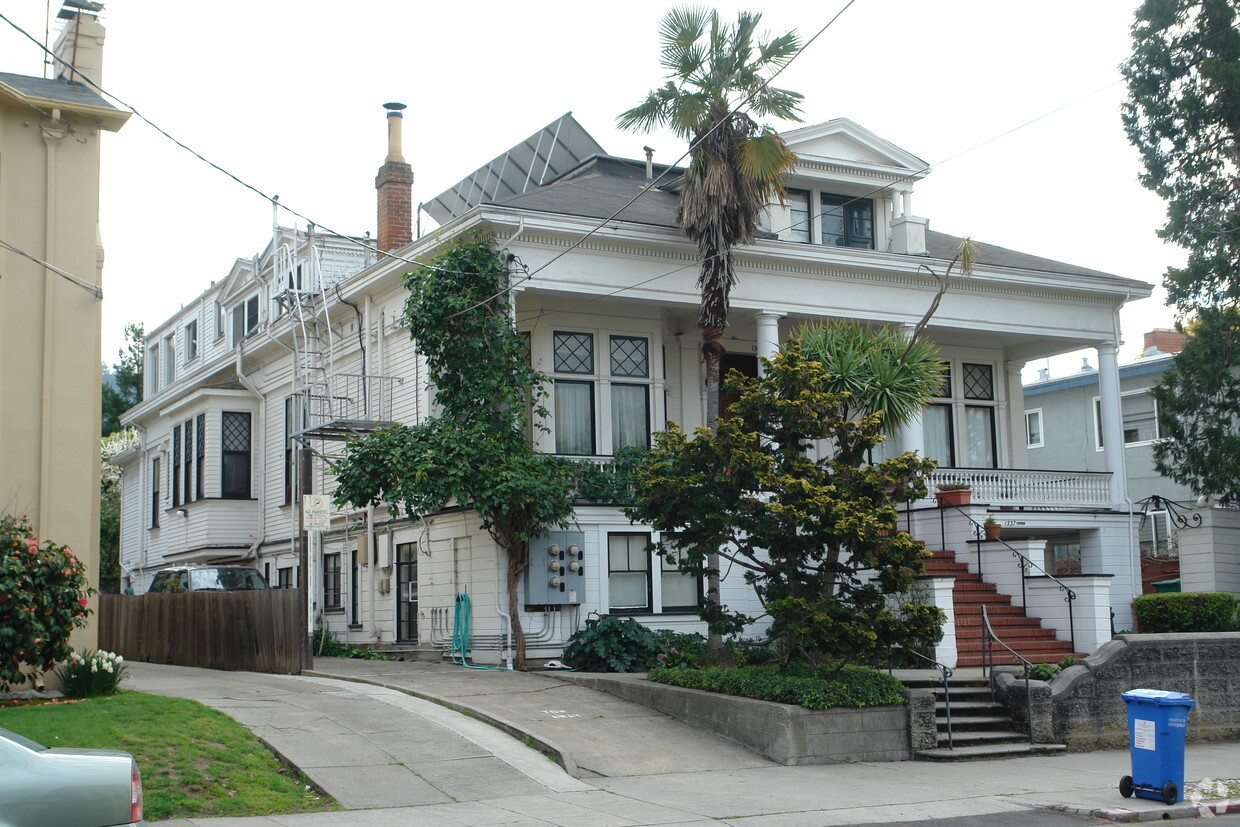 Primary Photo - Slater House