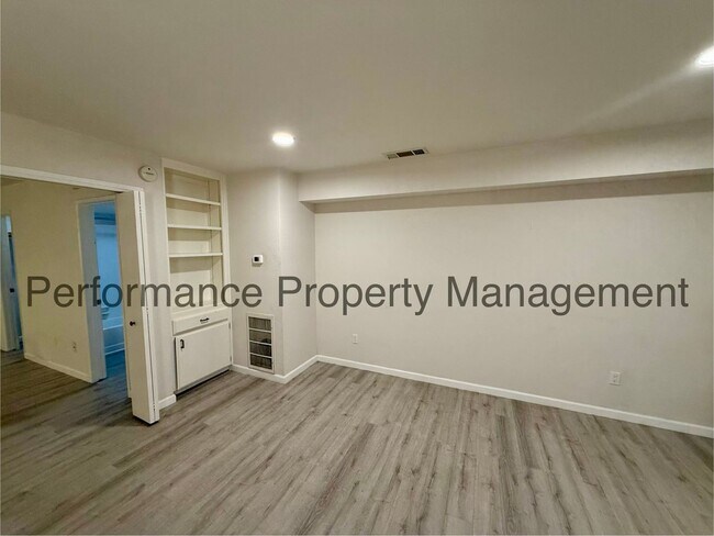 Foto del edificio - Cute 1 Bed/1 Bath Condo in SW Bakersfield w/ RBP & $0 Deposit Option