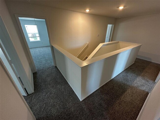 Foto del edificio - 456 Sandringham Lp