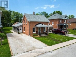Building Photo - 872 5th Ave W