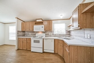 Building Photo - 33205 Wedgewood Dr