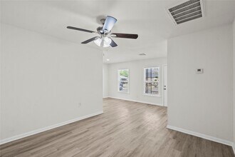 Building Photo - 2105 2nd St