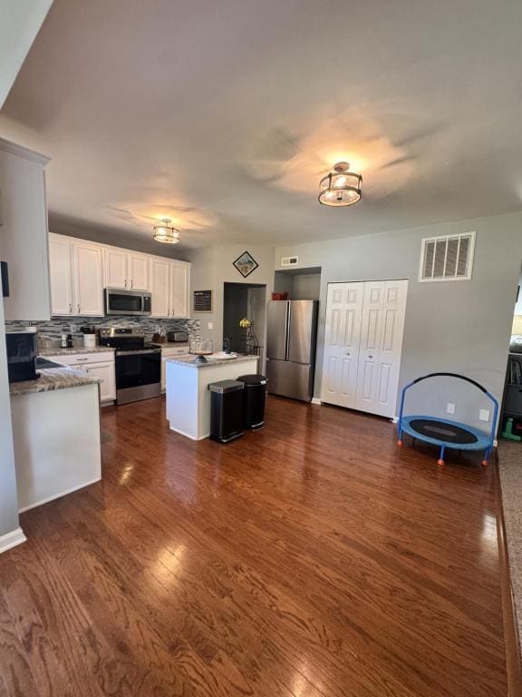 Building Photo - 5700 Hogan Bridge Dr